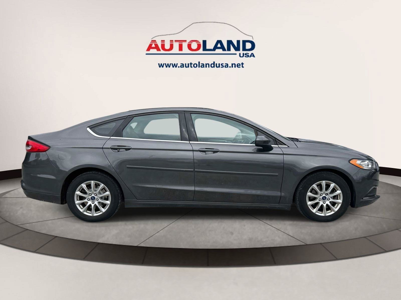 Used 2017 Ford Fusion S FWD image 3