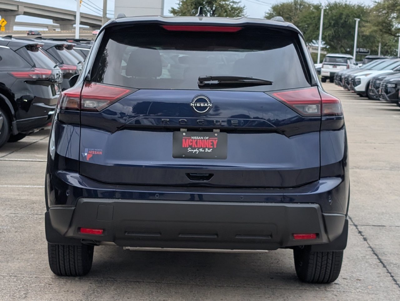 New 2026 Nissan Rogue Dark Armor FWD image 4