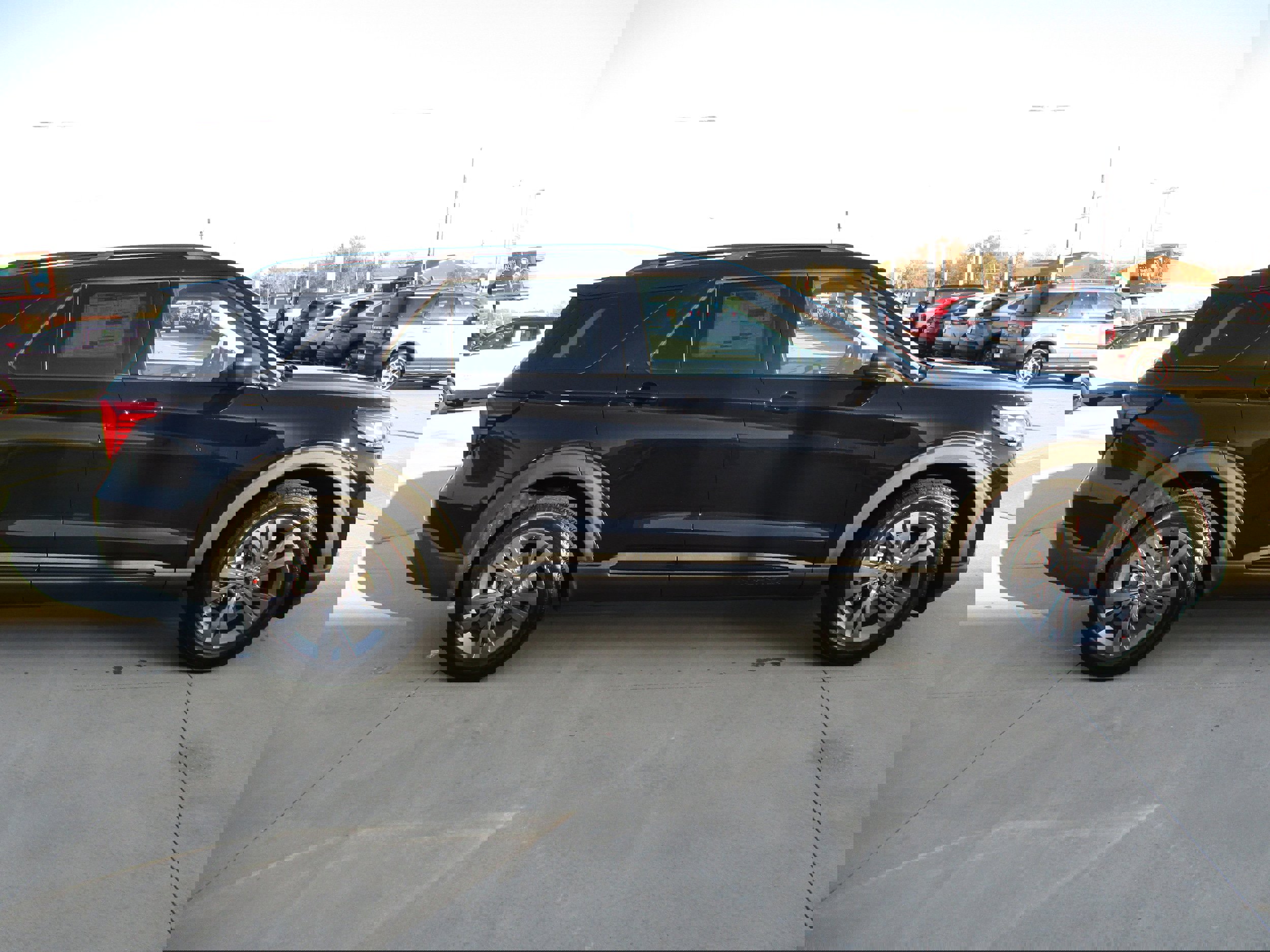 New 2026 Ford Explorer Active w/ Active Comfort Package image 8