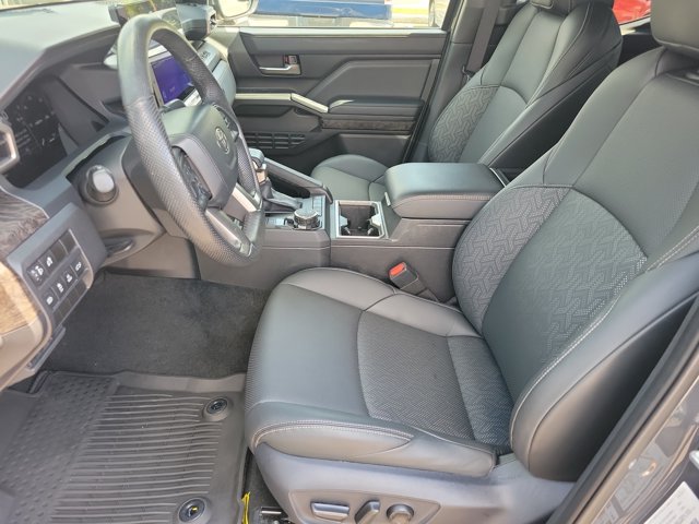Used 2024 Toyota Tacoma Limited w/ Limited Package (LT) AWD/4WD image 5