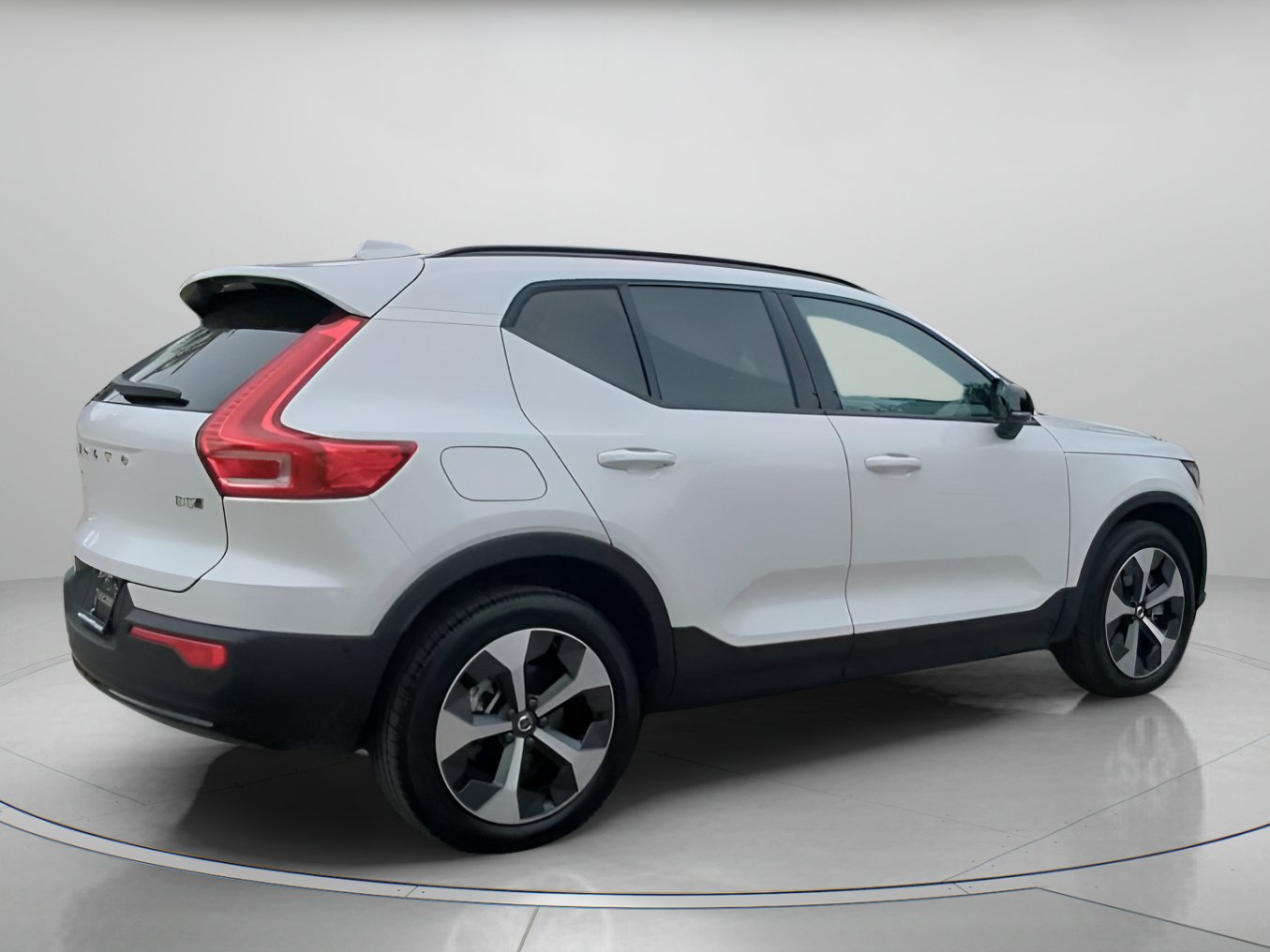 Used 2026 Volvo XC40 B5 Plus AWD/4WD image 29