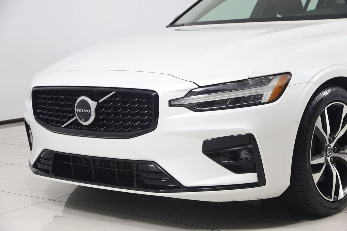 Used 2024 Volvo S60 B5 Plus AWD/4WD image 46