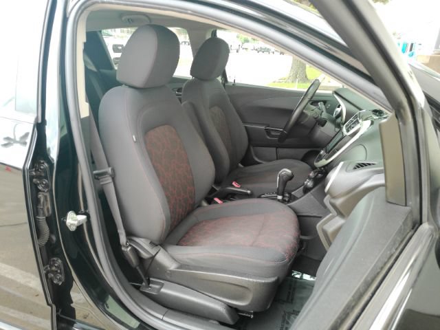 Used 2017 Chevrolet Sonic LT w/ Convenience Package FWD image 18