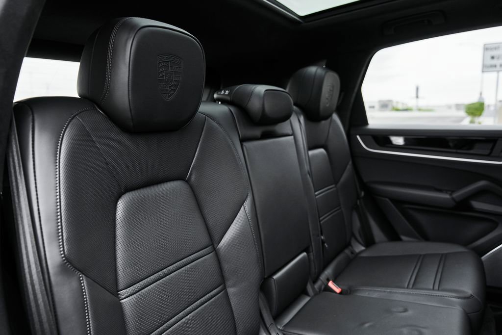 Used 2026 Porsche Cayenne Turbo AWD/4WD image 44
