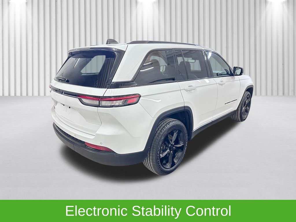 Certified 2023 Jeep Grand Cherokee Altitude image 8