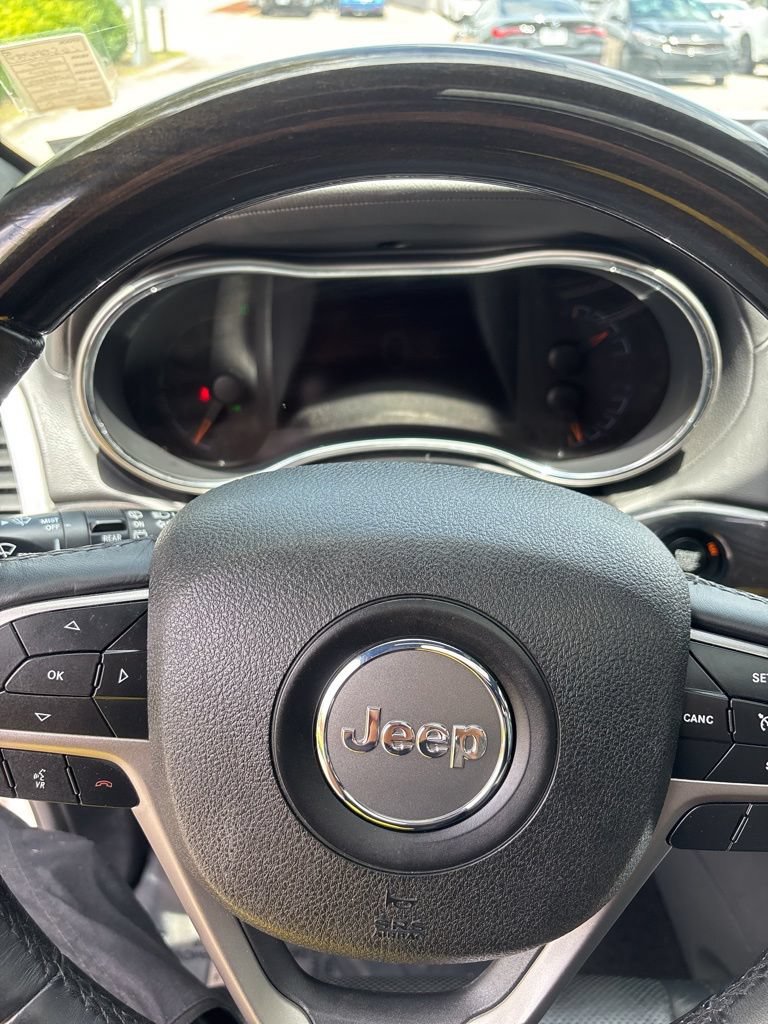 Used 2018 Jeep Grand Cherokee Overland w/ Interior Metal Package AWD/4WD image 14