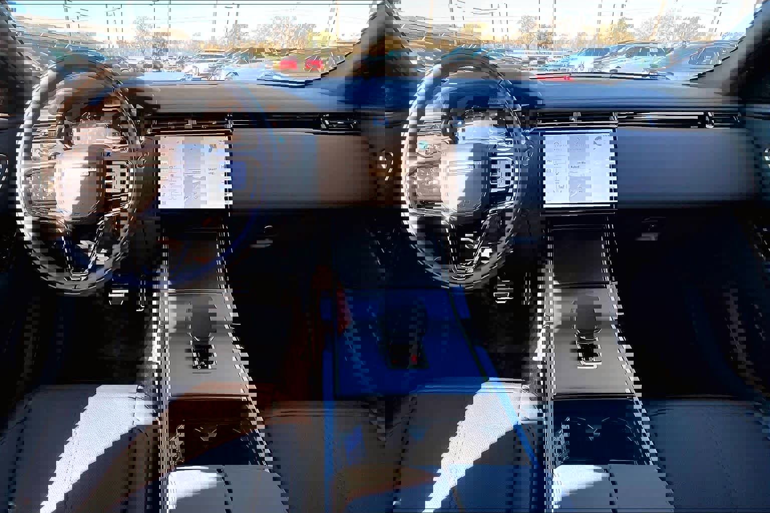 New 2026 Land Rover Range Rover Velar Dynamic SE image 7