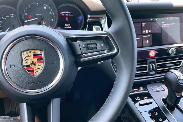 Used 2025 Porsche Macan AWD/4WD image 10
