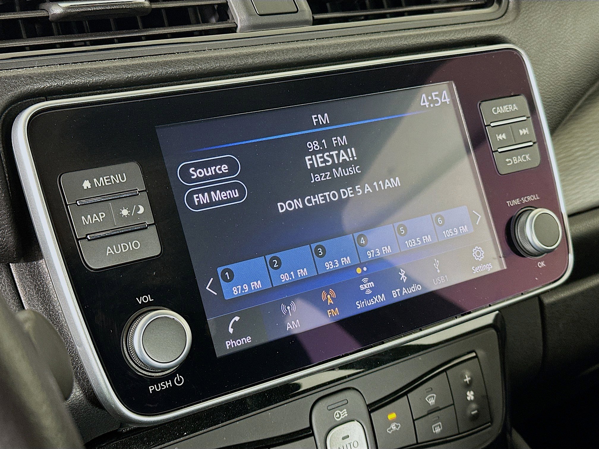 Used 2025 Nissan Leaf SV Plus FWD image 21