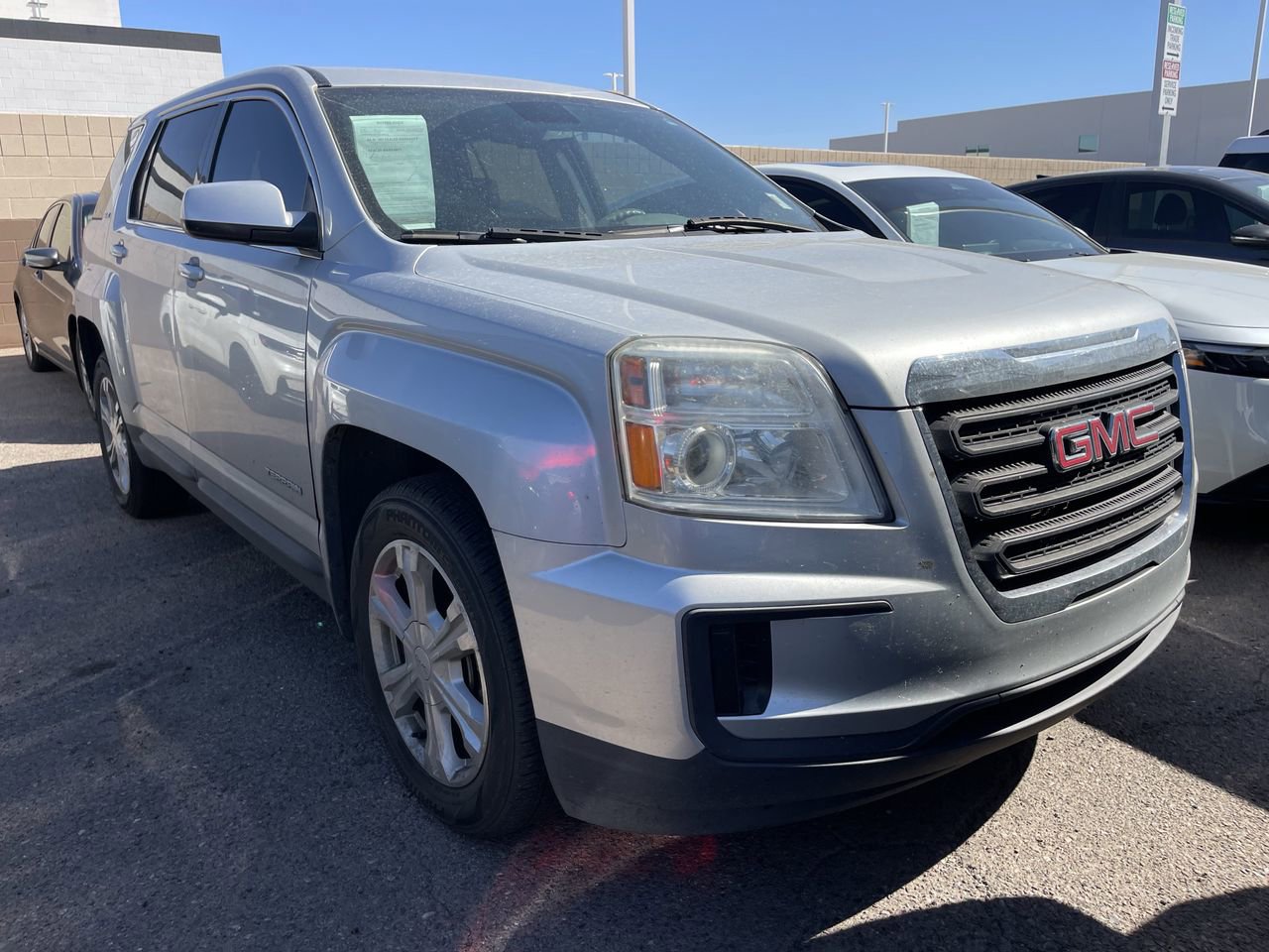 Used 2017 GMC Terrain SLE image 2