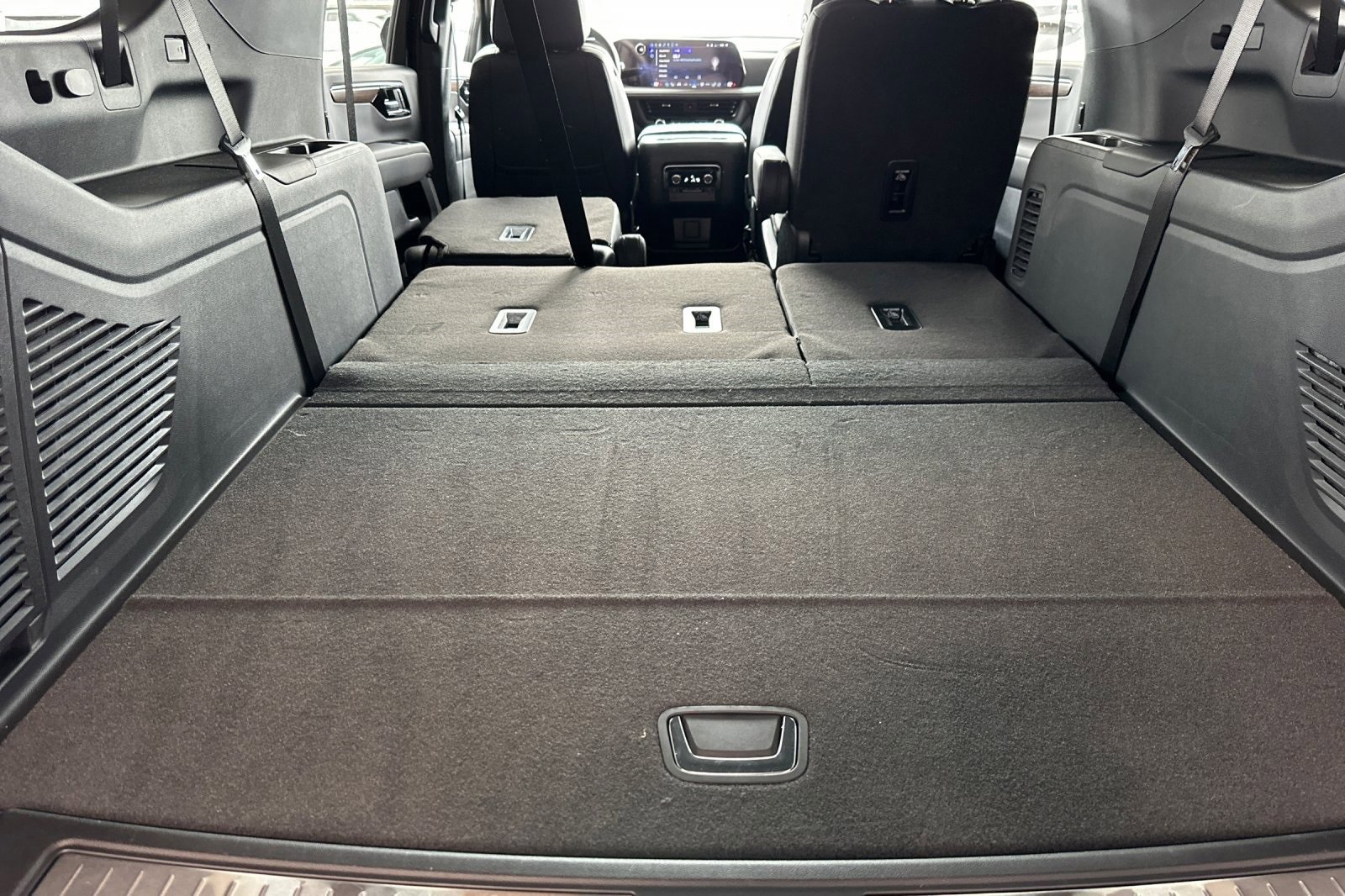 New 2025 Chevrolet Suburban High Country image 18