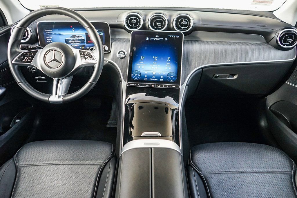 Used 2024 Mercedes-Benz GLC 300 image 11