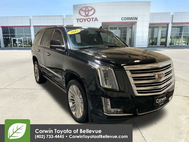 Used 2019 Cadillac Escalade Platinum image 2