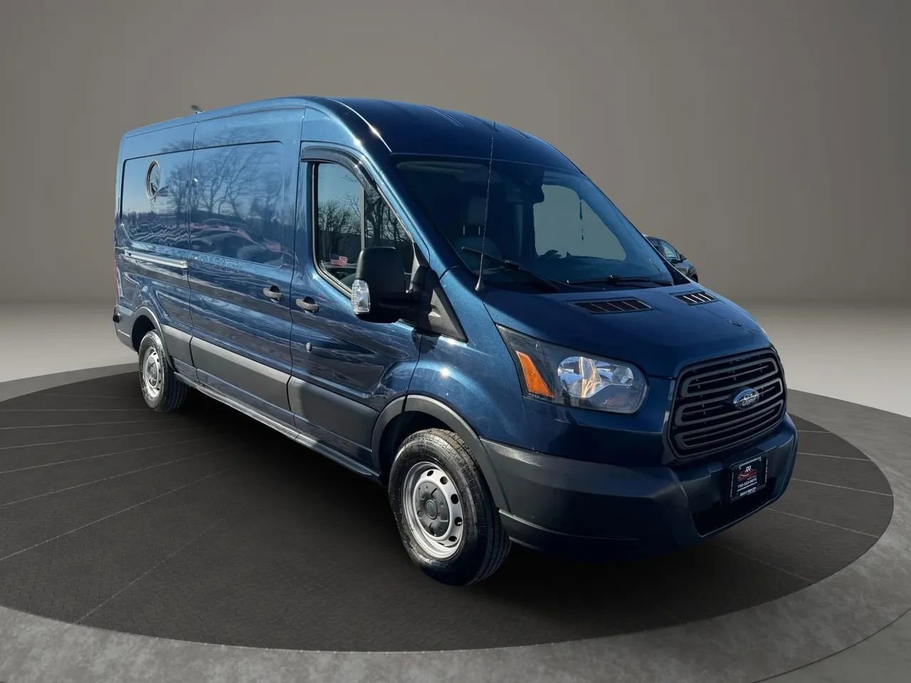 Used 2017 Ford Transit 250 Medium Roof w/Sliding Side Doo image 5
