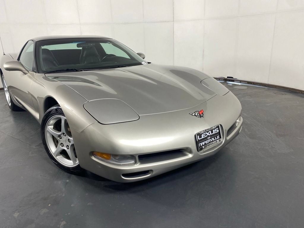 Used 2000 Chevrolet Corvette Coupe w/ Lighting Pkg RWD image 3
