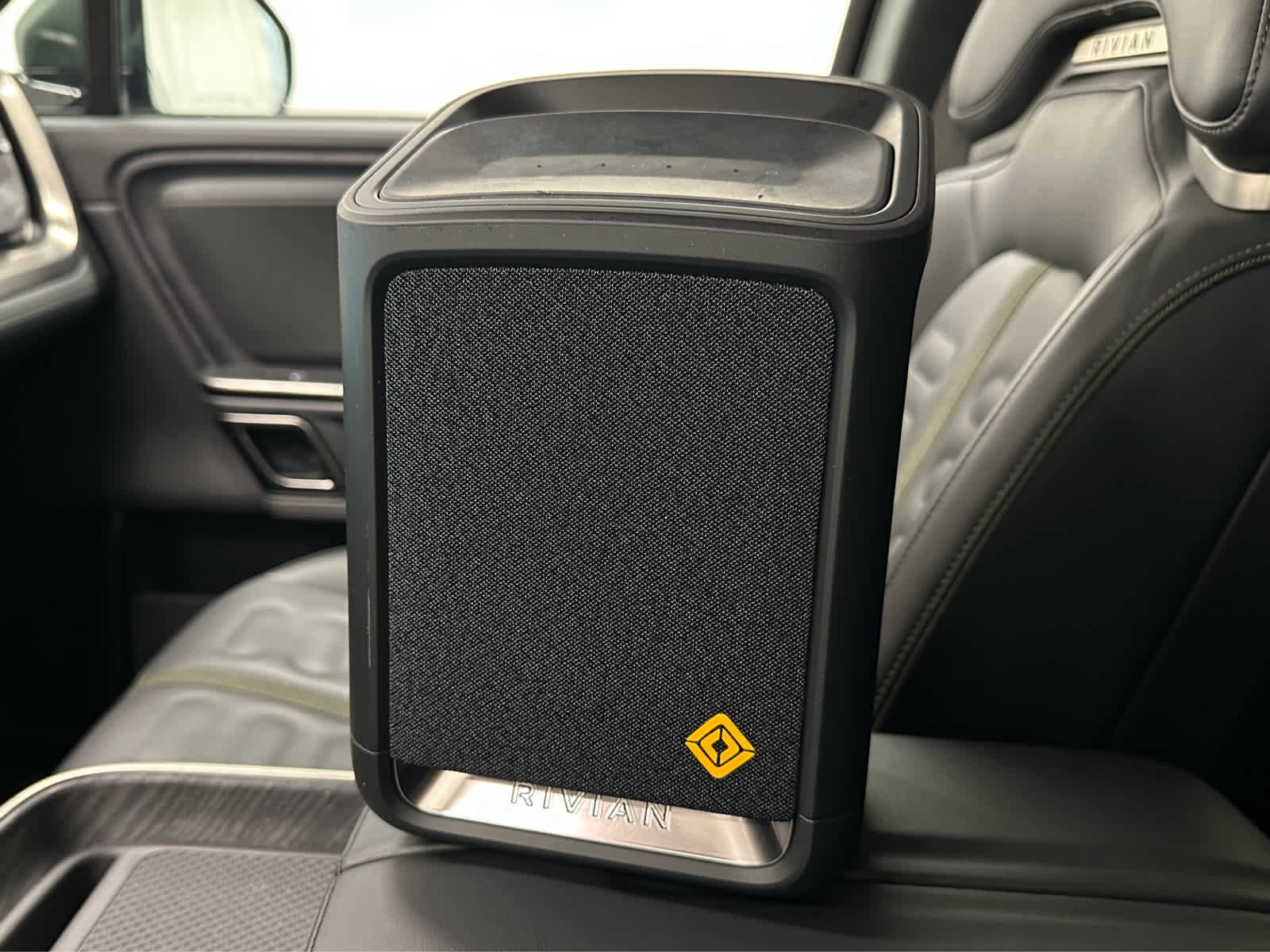 Used 2024 Rivian R1S Adventure image 31