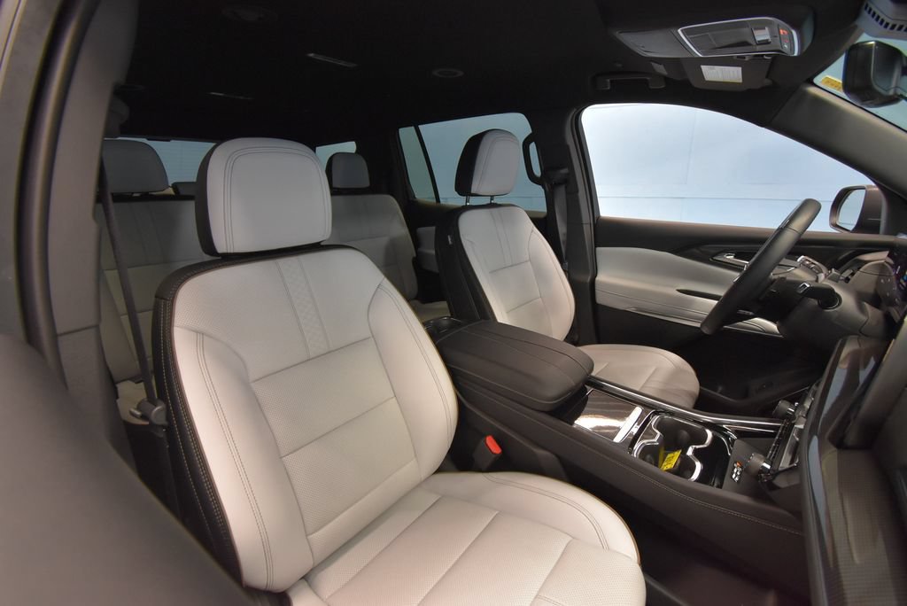 Used 2026 Chevrolet Traverse High Country w/ LPO, Floor Liner Package FWD image 24