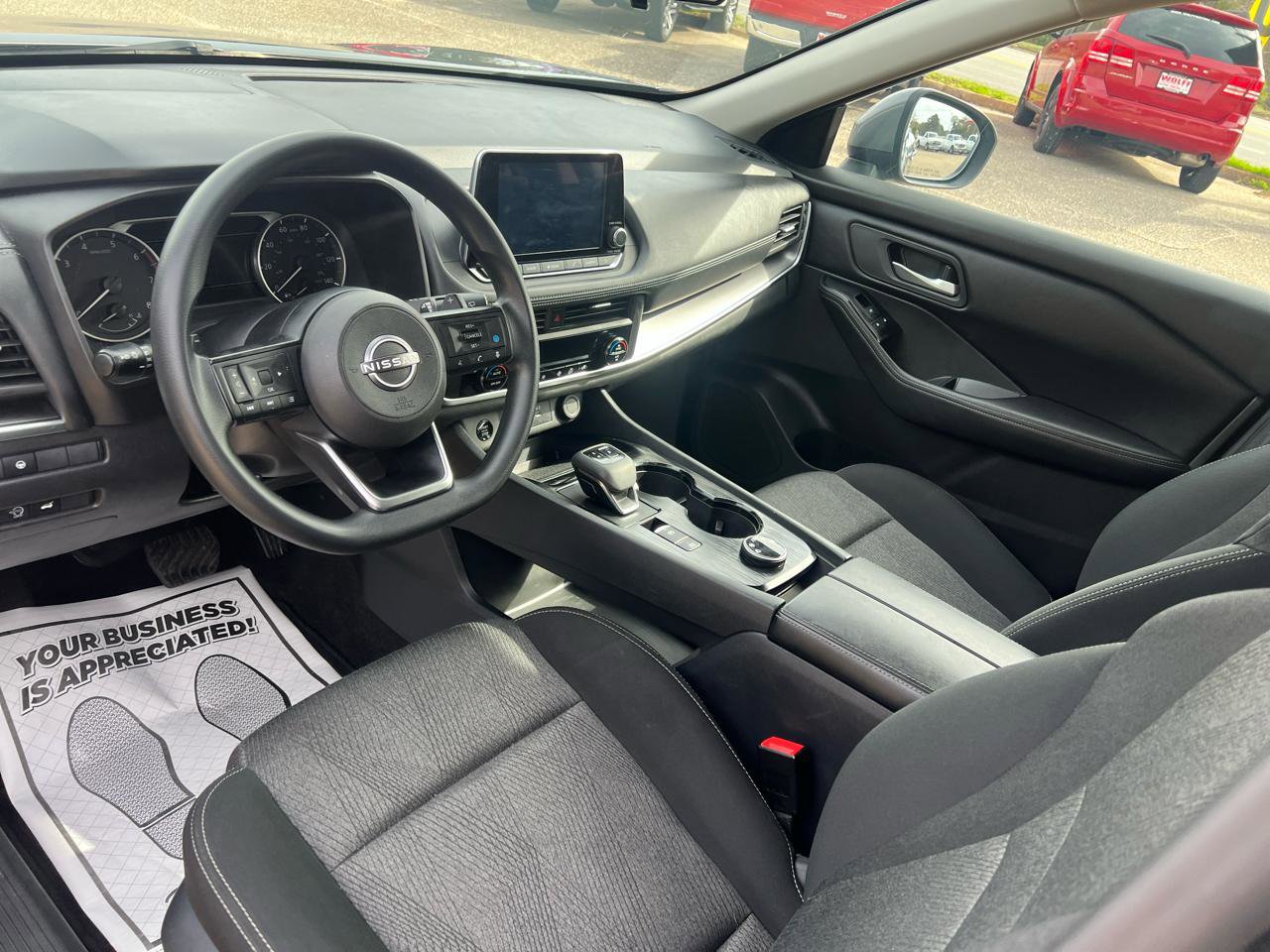 Used 2024 Nissan Rogue SV AWD/4WD image 14