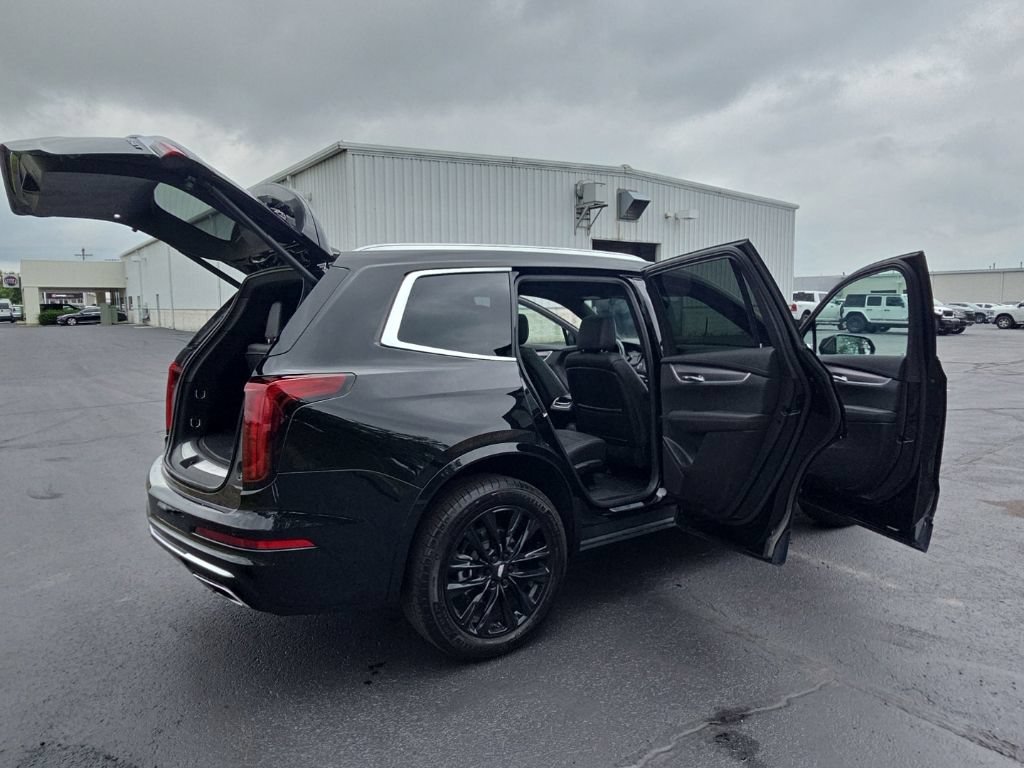 Used 2024 Cadillac XT6 Luxury w/ LPO, Floor Liner Package AWD/4WD image 15