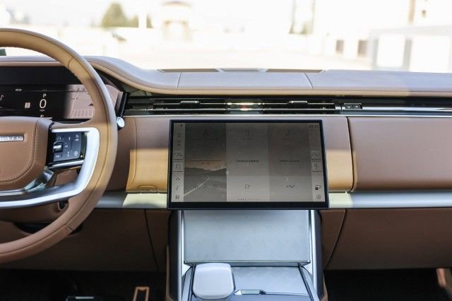 New 2025 Land Rover Range Rover SV image 14