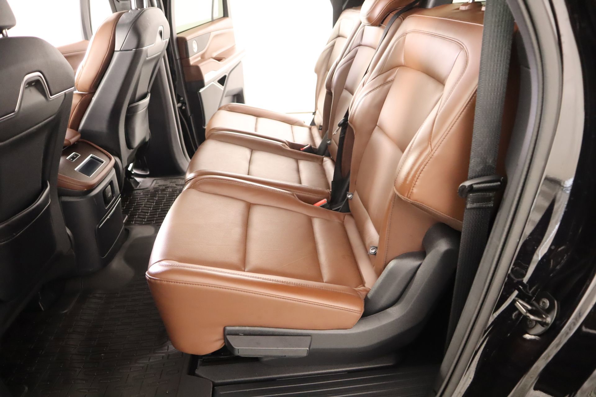 Certified 2025 Lincoln Navigator L Reserve AWD/4WD image 13