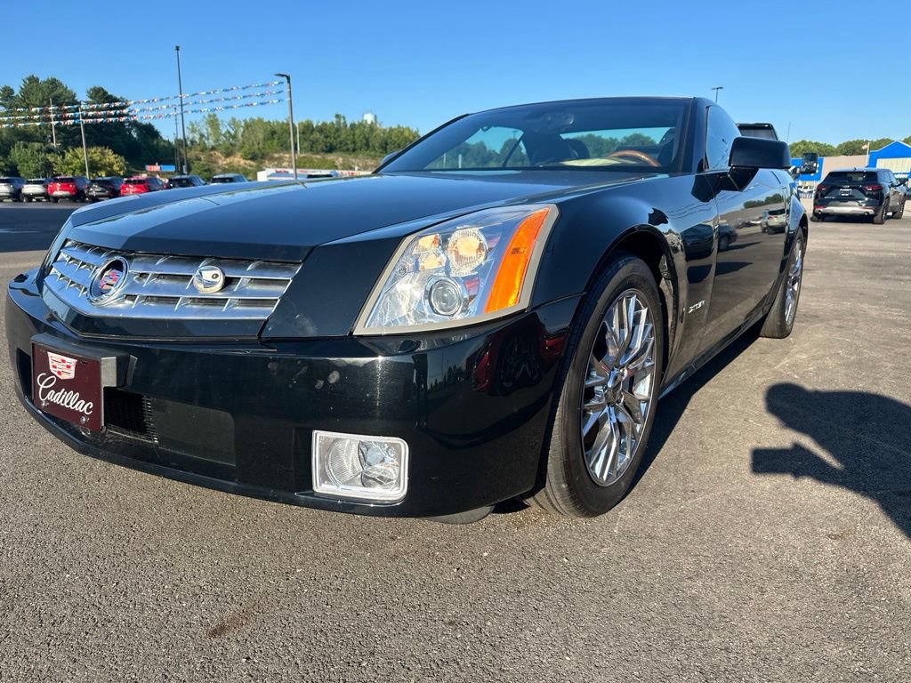 Used 2005 Cadillac XLR RWD image 3