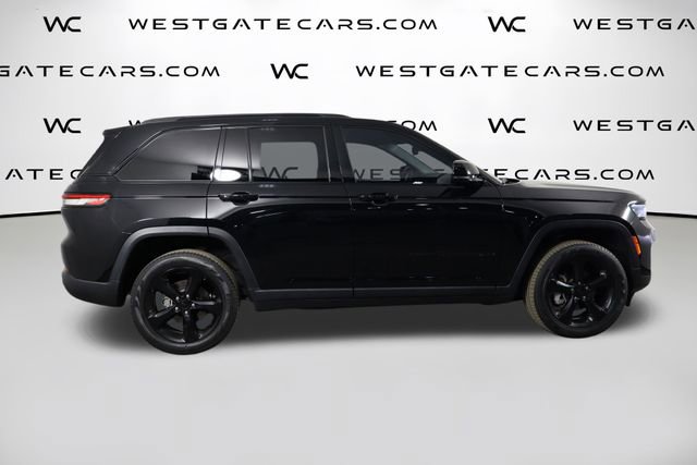Used 2023 Jeep Grand Cherokee Limited w/ Black Appearance Package image 44
