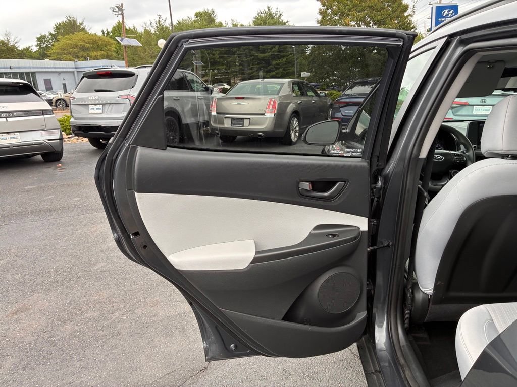 Used 2022 Hyundai Kona SEL w/ Cargo Package AWD/4WD image 43