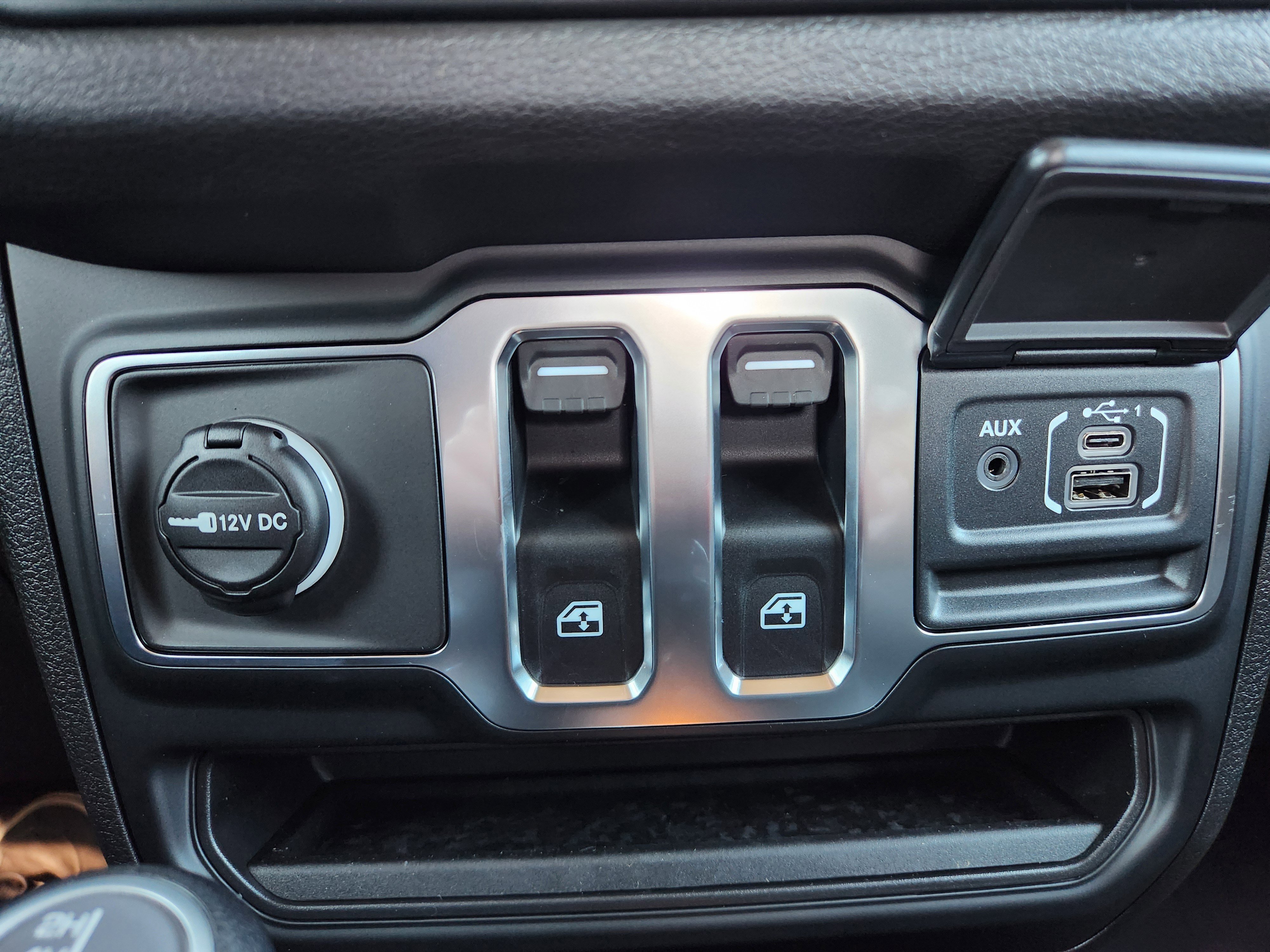 Used 2026 Jeep Wrangler Sport AWD/4WD image 17