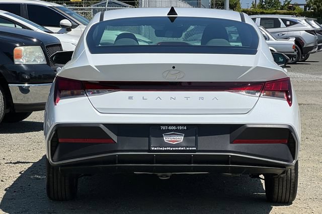 New 2026 Hyundai Elantra SE FWD image 7