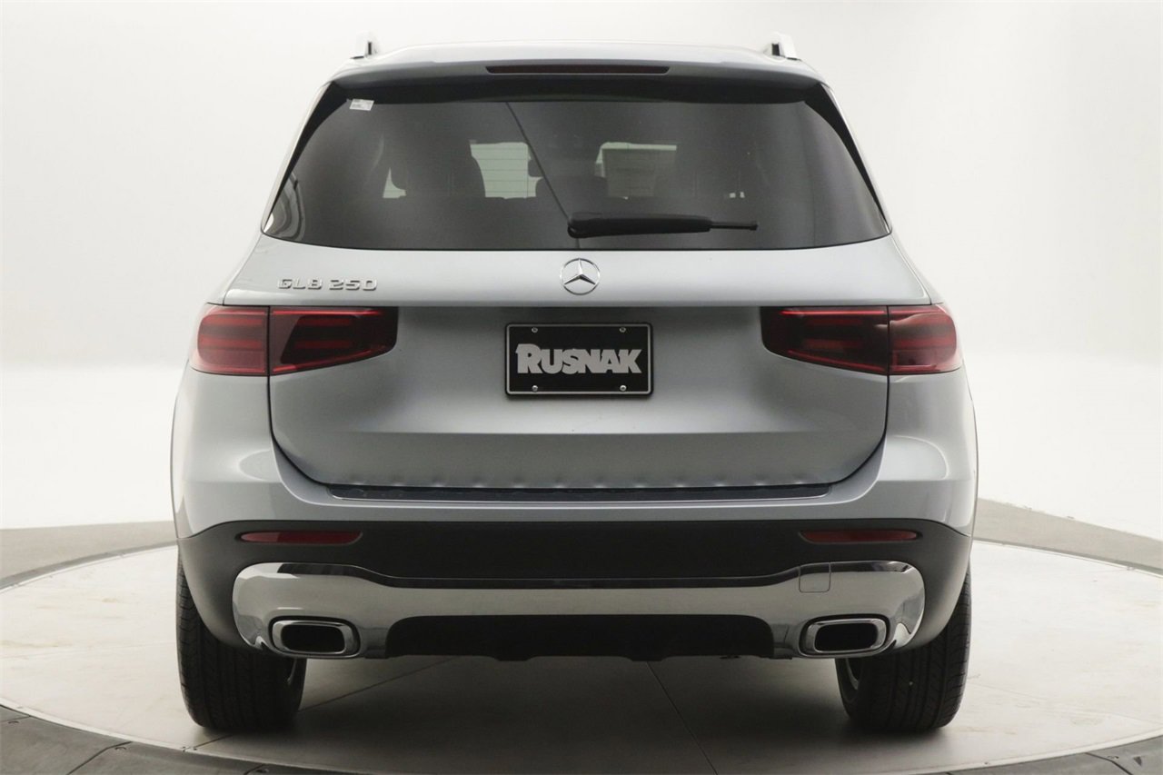 New 2026 Mercedes-Benz GLB 250 image 3