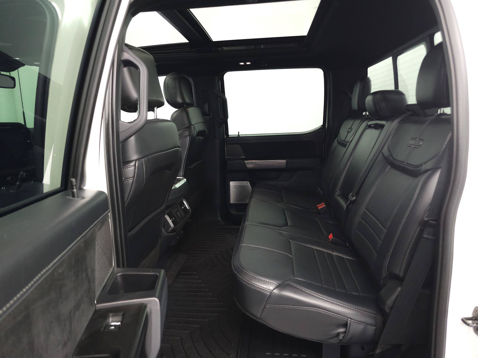 Used 2022 Ford F150 Platinum w/ Equipment Group 701A High AWD/4WD image 5