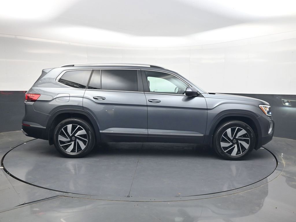 Used 2024 Volkswagen Atlas SEL AWD/4WD image 3