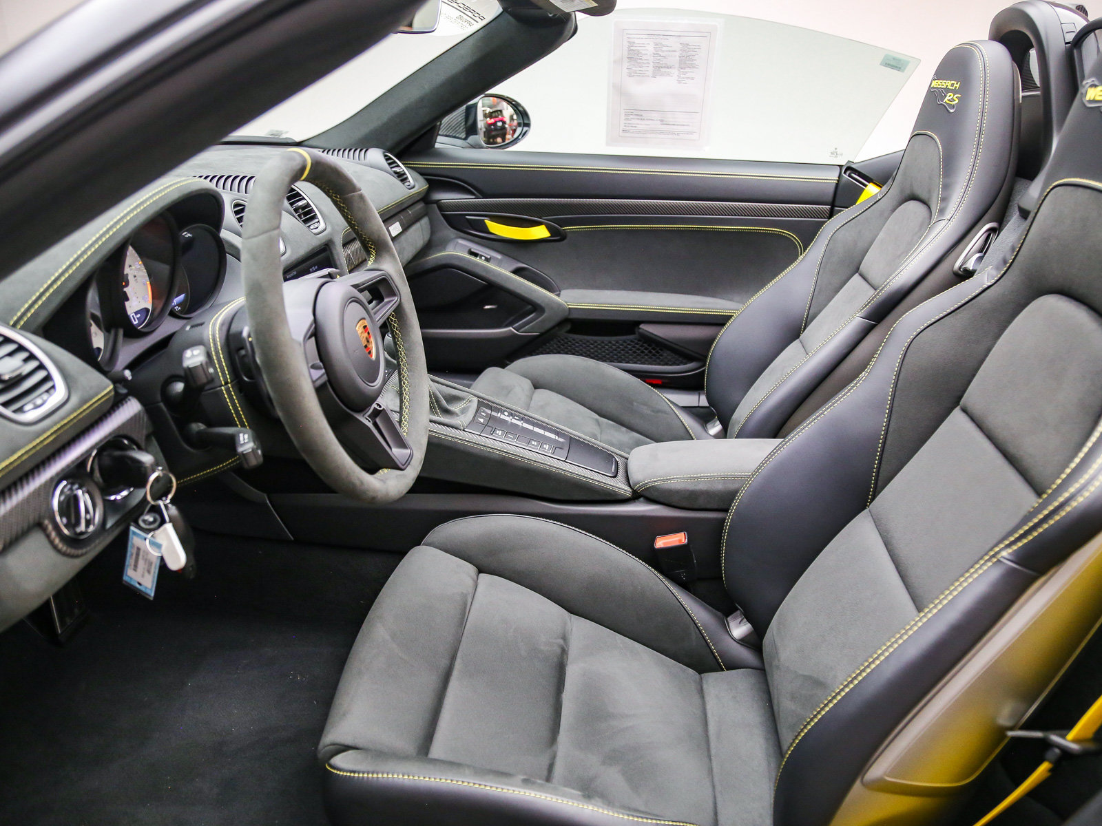 Certified 2025 Porsche 718 Boxster Spyder RS RWD image 34