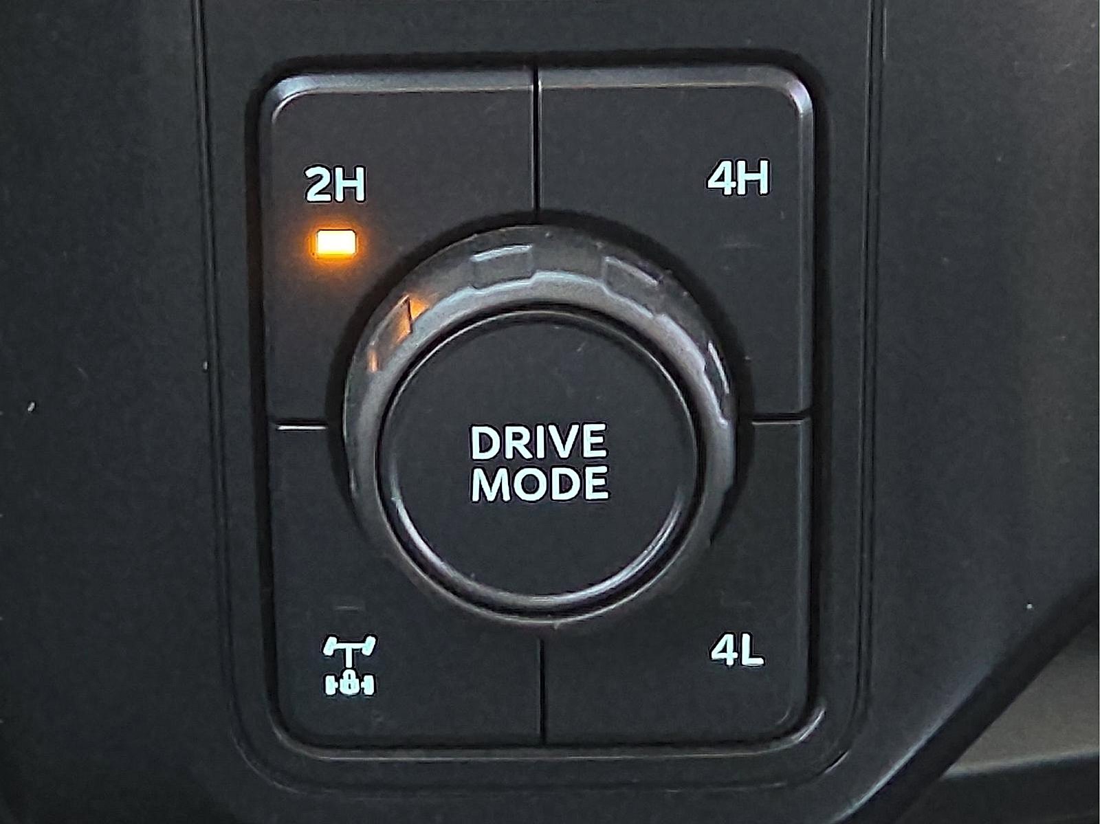 Used 2023 Ford F250 XLT w/ Black Appearance Package image 19