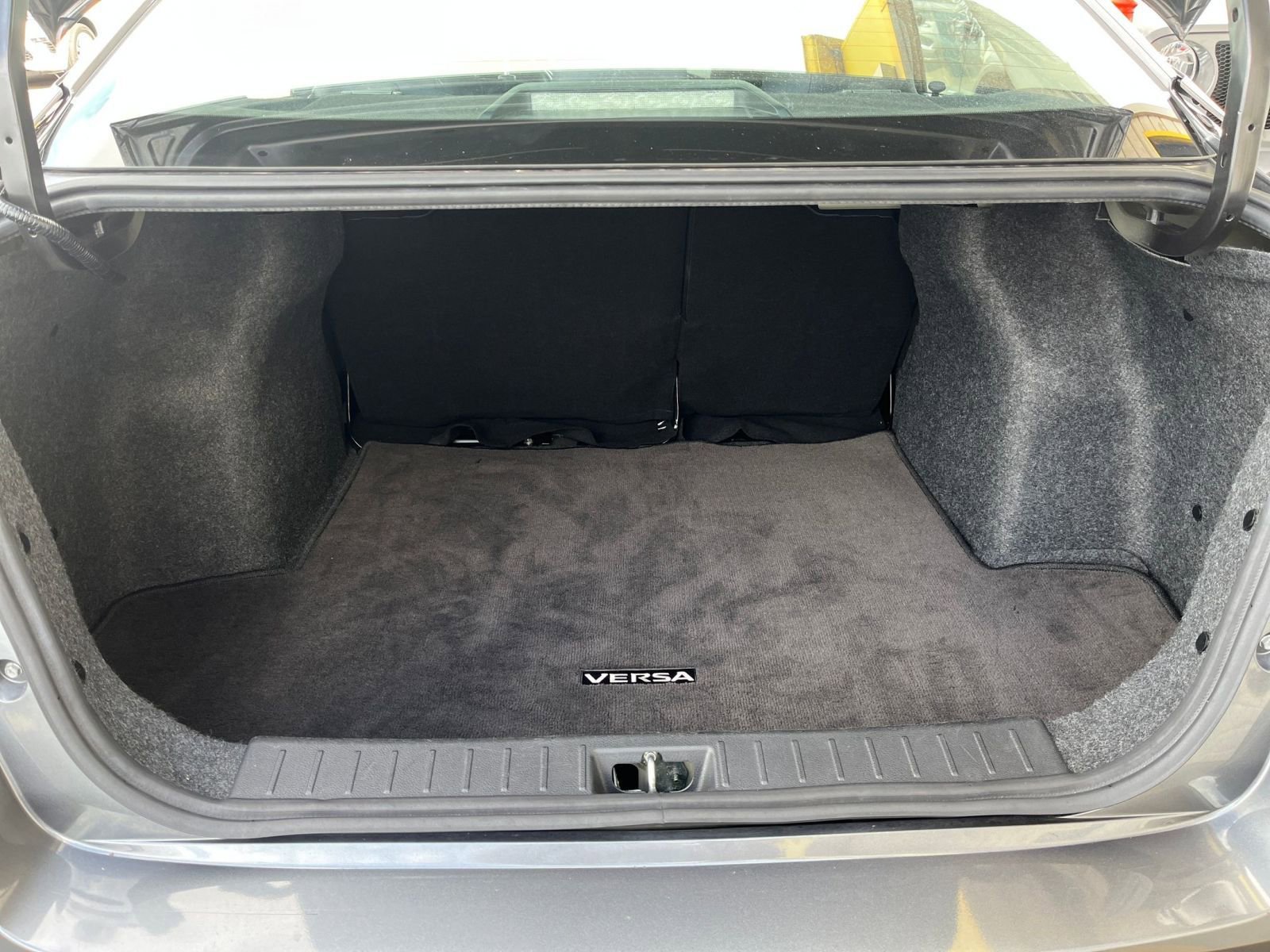 Used 2023 Nissan Versa SV image 29