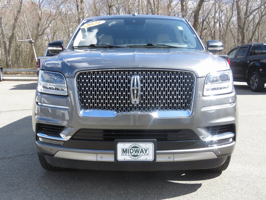 Used 2021 Lincoln Navigator Reserve w/ Luxury Package image 3