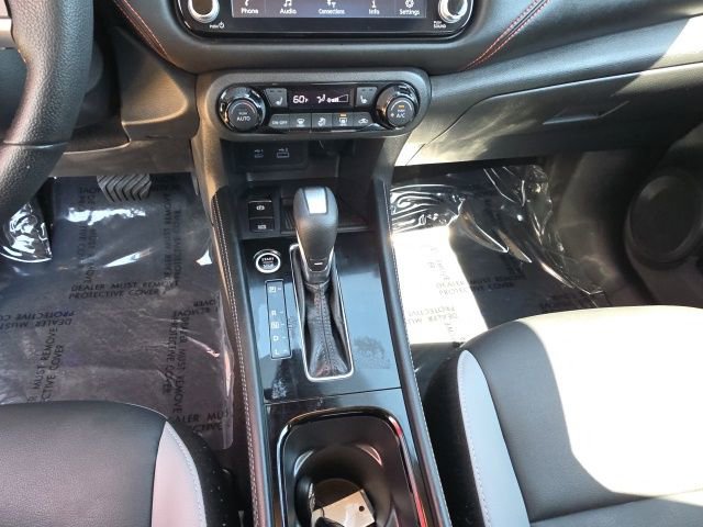 Used 2022 Nissan Kicks SR w/ Premium Package image 18