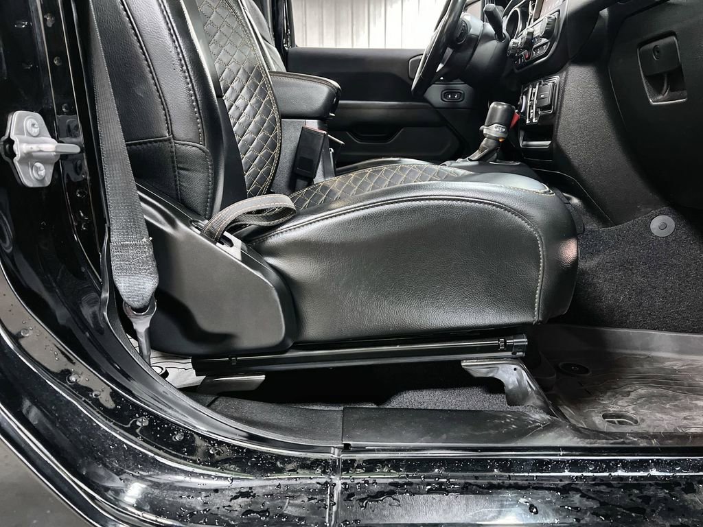 Used 2022 Jeep Gladiator Overland image 29