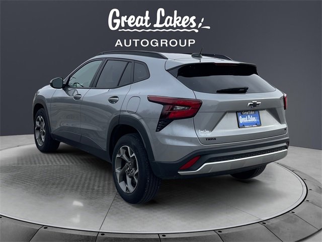 Used 2024 Chevrolet Trax LT w/ Driver Confidence Package image 3