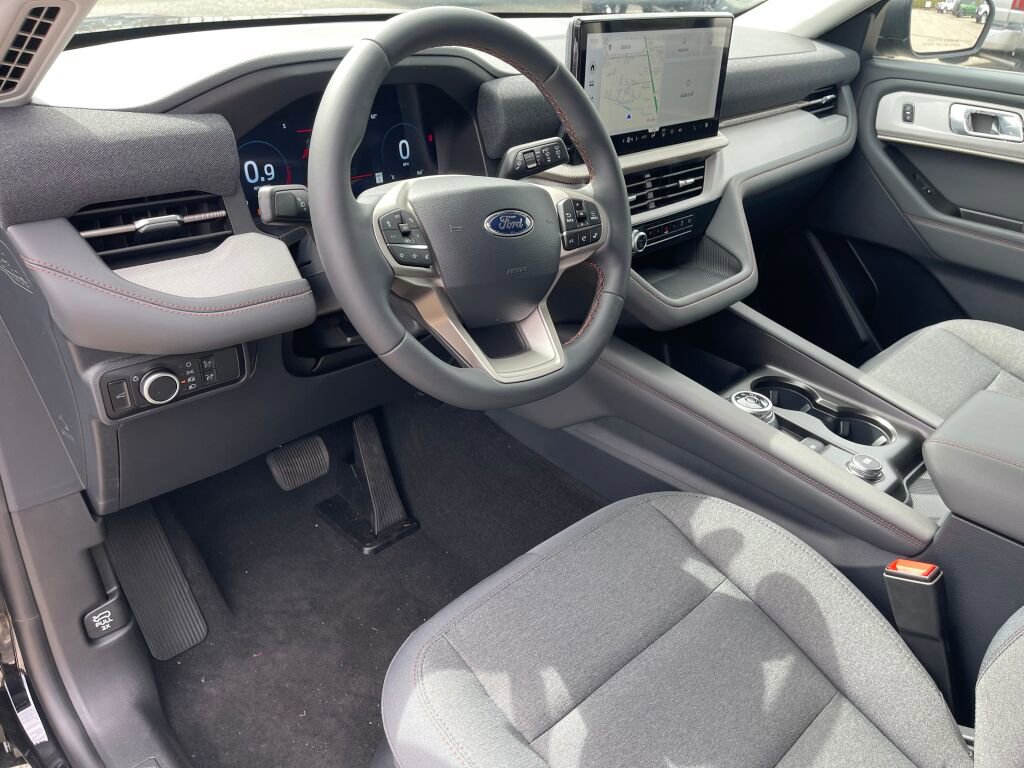 New 2026 Ford Explorer Active image 6