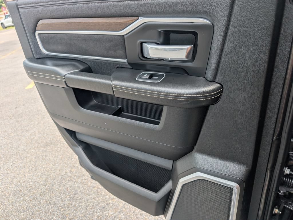 Used 2022 RAM 2500 Laramie AWD/4WD image 28