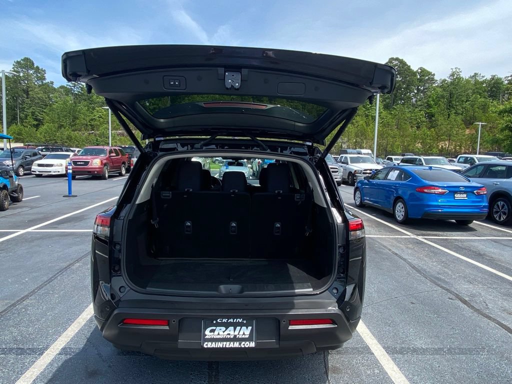 Used 2025 Nissan Pathfinder SV FWD image 28
