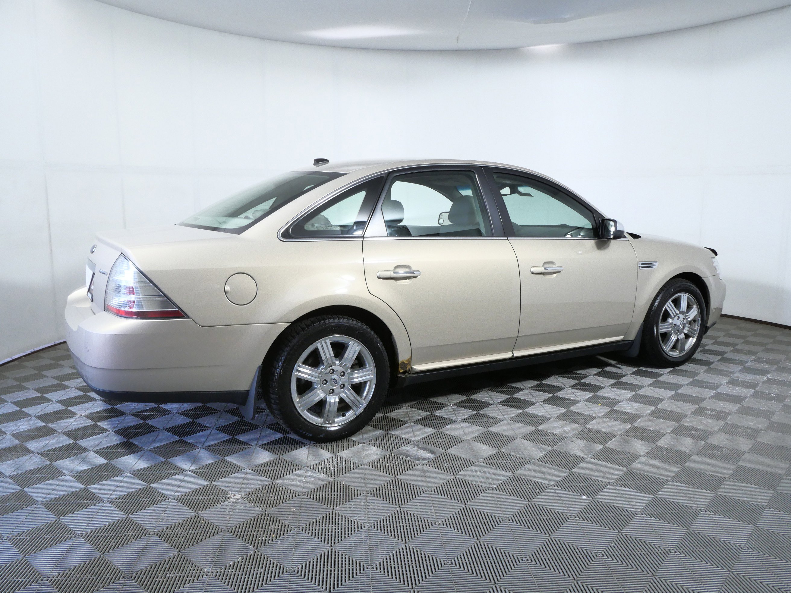 Used 2008 Ford Taurus Limited FWD image 8