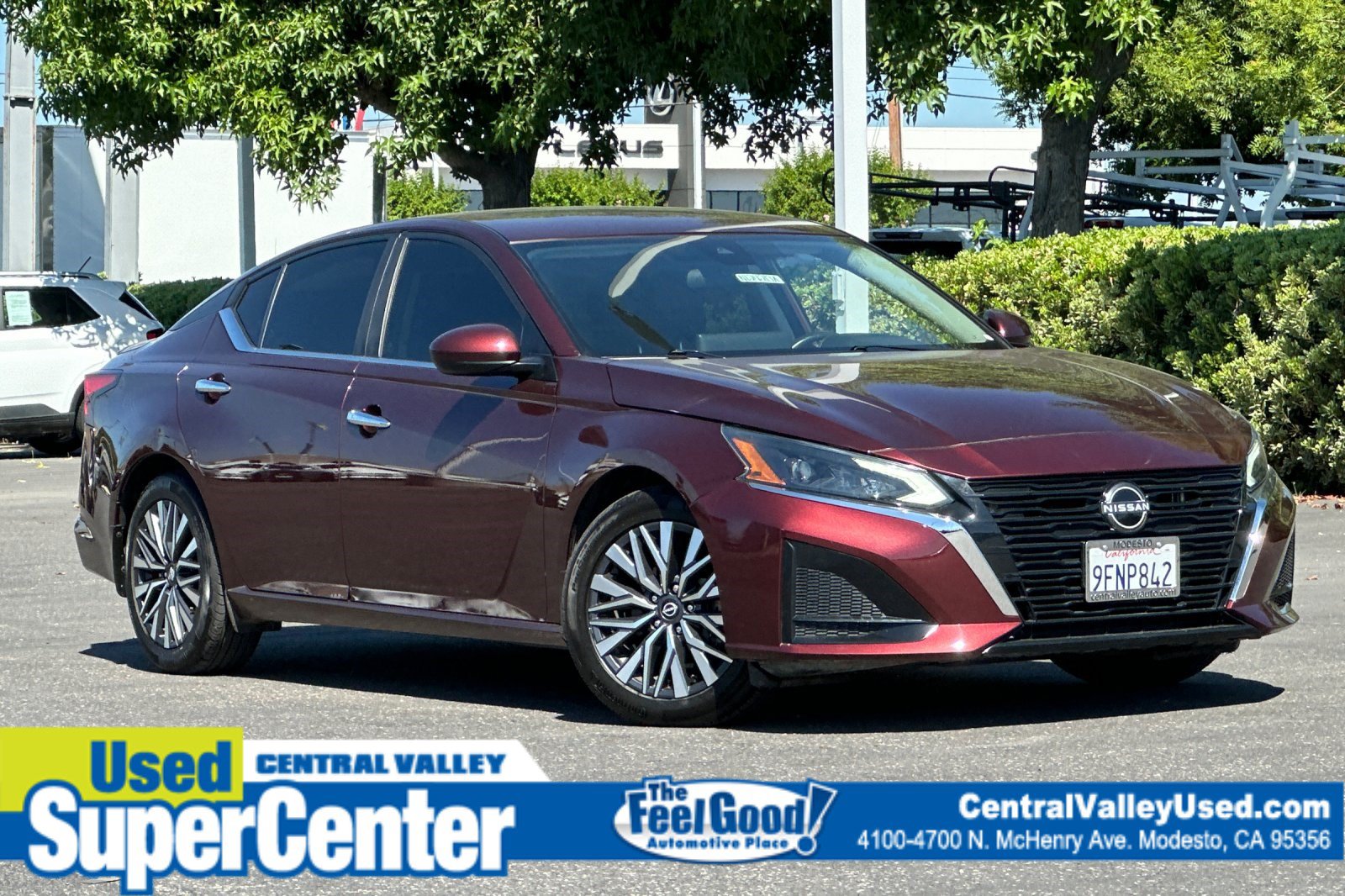 Certified 2023 Nissan Altima 2.5 SV w/ SV Premium Package FWD image 1