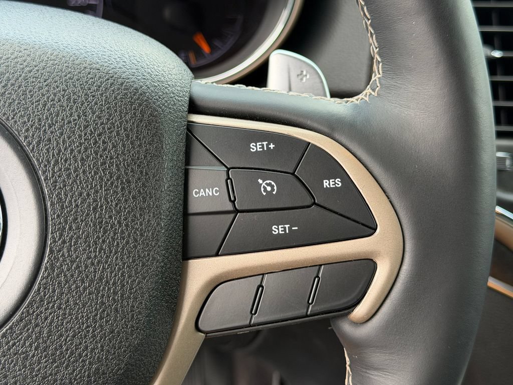 Used 2017 Jeep Grand Cherokee Limited w/ Luxury Group II AWD/4WD image 27