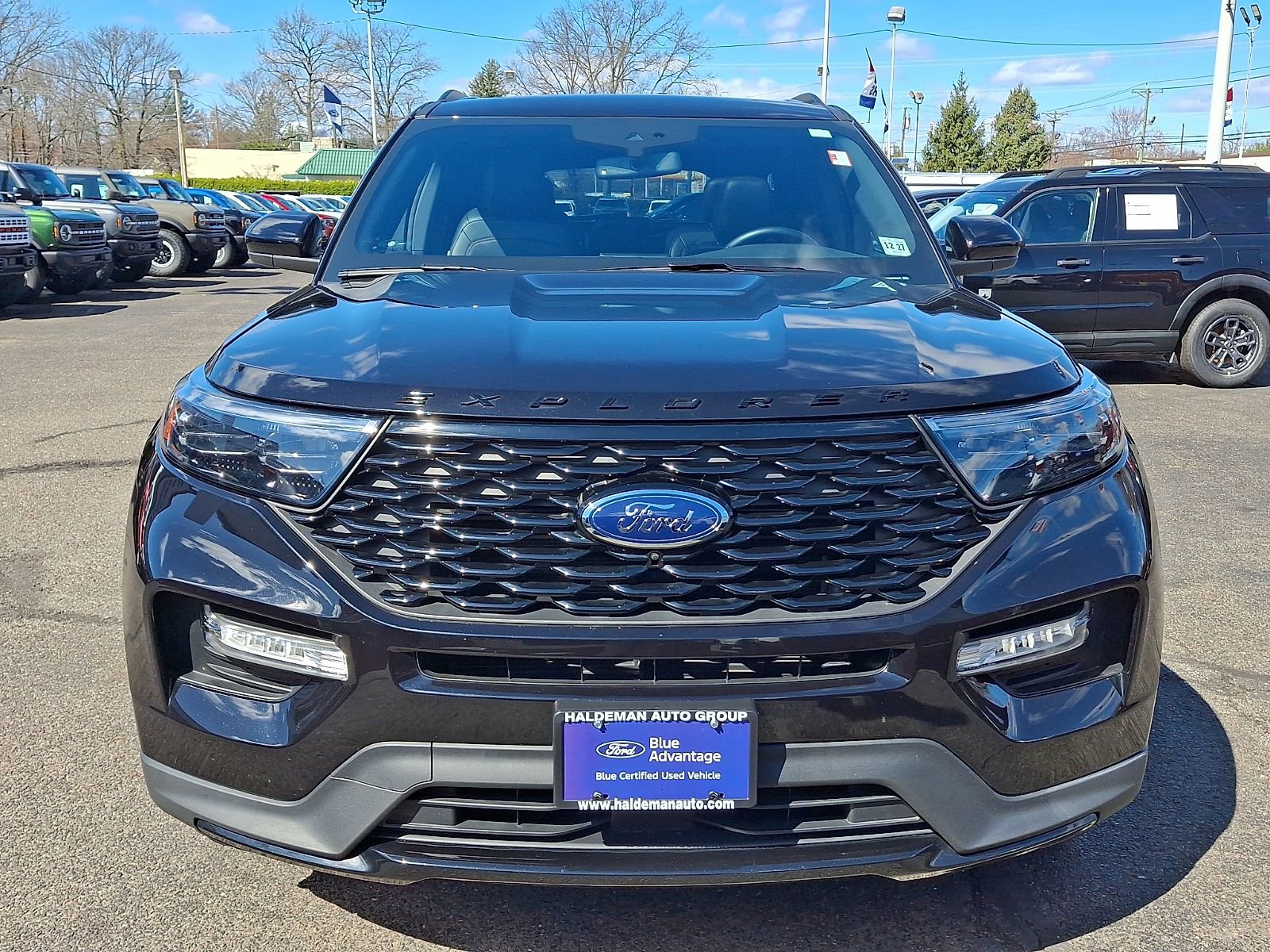 Used 2022 Ford Explorer ST-Line w/ Class IV Trailer Tow Package image 2