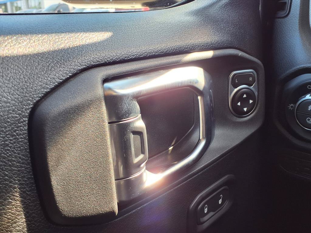 Used 2025 Jeep Gladiator Sport AWD/4WD image 24