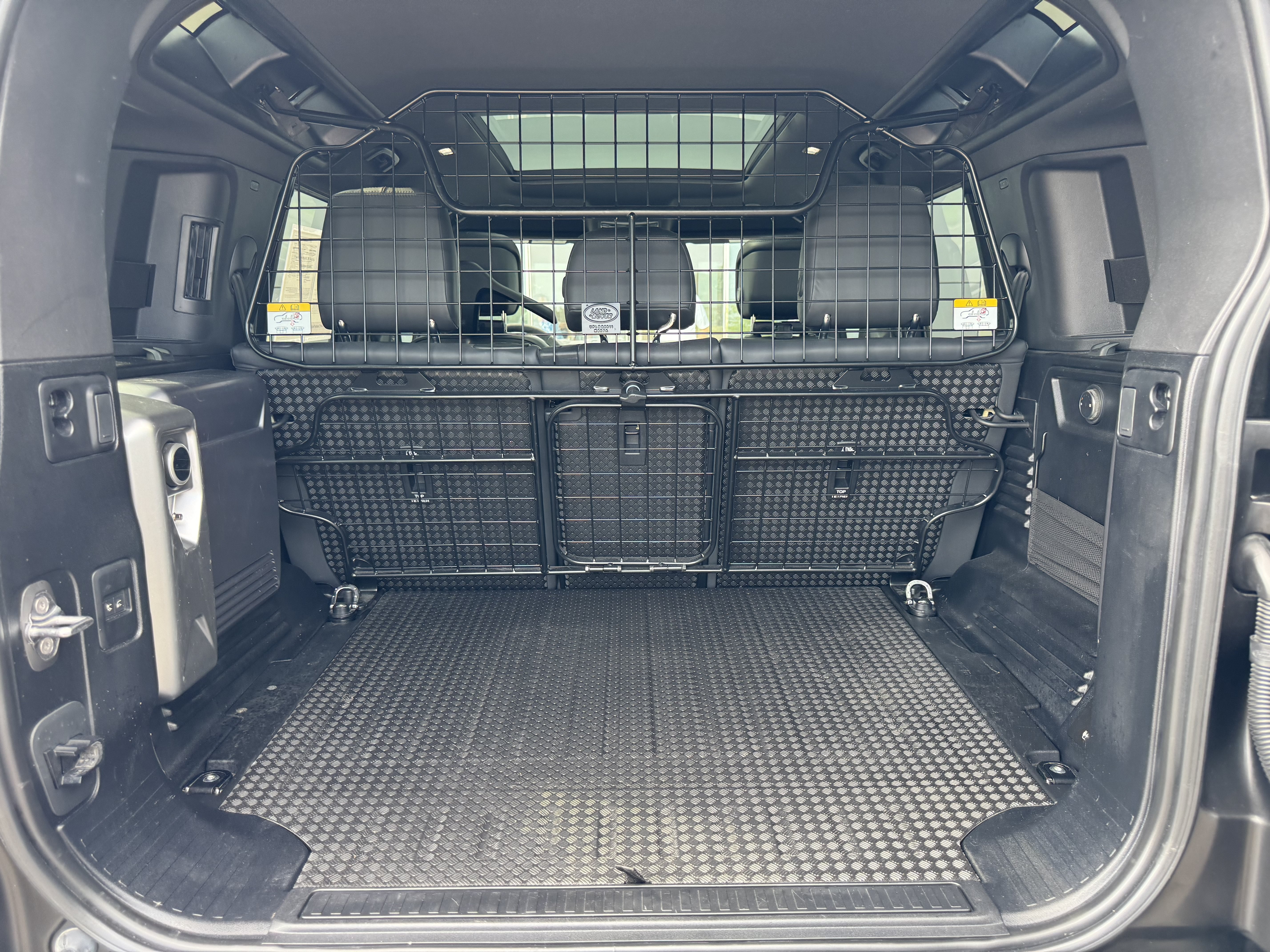 Certified 2023 Land Rover Defender 110 Carpathian Edition AWD/4WD image 32