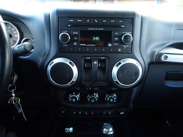 Used 2014 Jeep Wrangler Rubicon AWD/4WD image 15